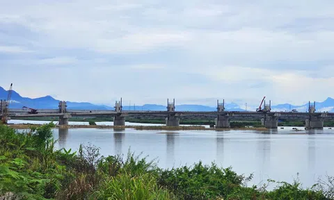 Quảng Ngãi: Khởi công dự án đường Hoàng Sa - Dốc Sỏi