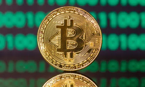 Bitcoin tăng 10%, vọt lên mức cao nhất trong 2 năm