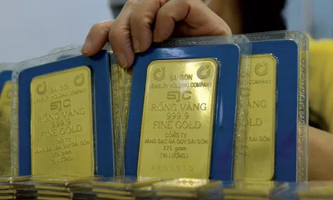 Giá vàng SJC tiếp tục giảm