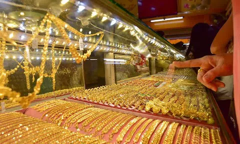 Giá vàng SJC áp sát mốc 123 triệu đồng/lượng