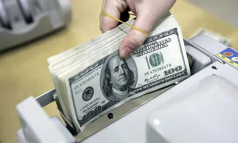 Ngân hàng tăng mạnh giá USD