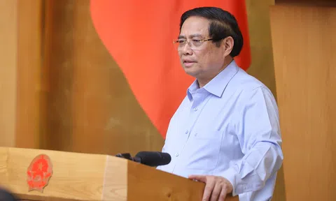 Thủ tướng yêu cầu NHNN khẩn trương thí điểm bỏ 'room' tín dụng