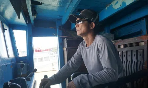 Săn cá ngừ đại dương, vượt sóng chờ bội thu dịp Tết