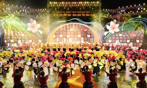 Từng bừng lễ hội Hoa anh đào - Điện Biên Phủ năm 2024