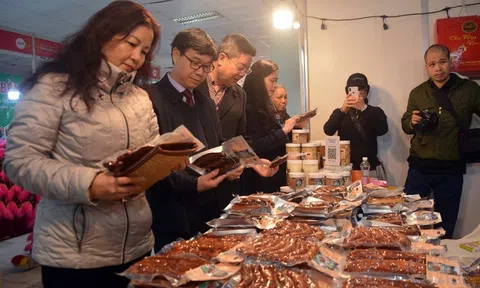 Choáng ngợp trước những sản vật vùng miền tại Hội chợ Xuân Giáp Thìn