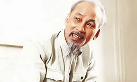 Năm Thìn nhớ vần thơ Bác lắng hồn núi sông