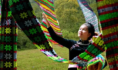 Về 'miền gái đẹp' khám phá vẻ đặc sắc của nghề dệt thổ cẩm truyền thống