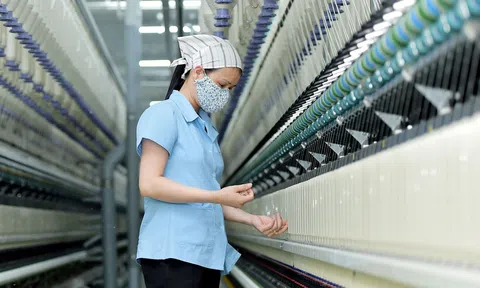 Hoa Kỳ khởi xướng điều tra tự vệ xơ sợi staple nhân tạo và nỗ lực 'vượt sóng' của dệt may Việt Nam