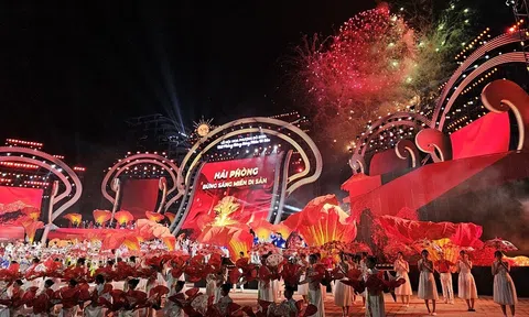 Thành phố Cảng rực rỡ pháo hoa đêm hội “Hải Phòng - Bừng sáng miền di sản”