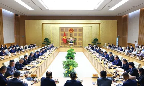 Thủ tướng tọa đàm với 19 Tập đoàn hàng đầu của Trung Quốc về phát triển kinh tế xanh, kinh tế số