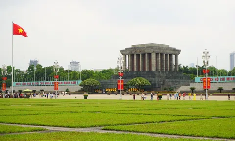Kỷ niệm ngày sinh Chủ tịch Hồ Chí Minh: Yêu Bác lòng ta trong sáng hơn