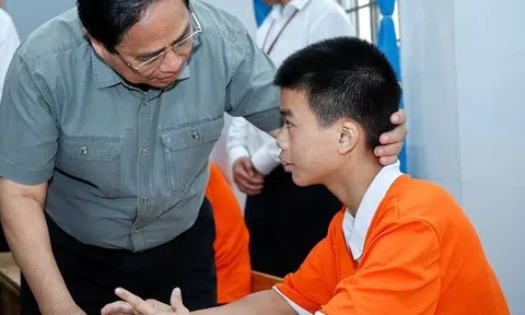 Thủ tướng: Đầu tư cho trẻ em là đầu tư cho tương lai của đất nước, khó khăn đến mấy cũng phải làm