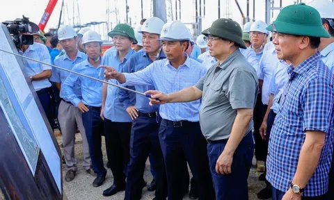 Thủ tướng động viên công nhân thi công Dự án Đường dây 500kV mạch 3 nỗ lực hoàn thành vào ngày 28/6