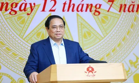 Thủ tướng: Phong trào thi đua muốn “sống được” phải gắn lợi ích của quốc gia, dân tộc với lợi ích của mỗi chủ thể, cá nhân