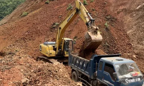 Giao thông sạt lở nghiêm trọng do mưa lớn, Lai Châu đề nghị công bố tình huống khẩn cấp về thiên tai