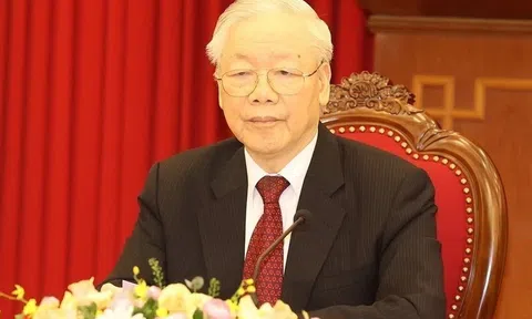 Bộ Chính trị trao Huân chương Sao Vàng cho Tổng Bí thư Nguyễn Phú Trọng