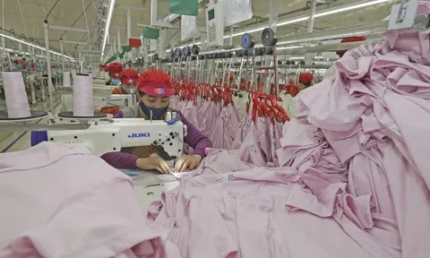 Kinh tế Việt Nam nửa cuối năm 2024: Nhiều thách thức trên chặng đường 'về đích'