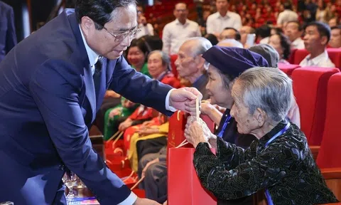 Đẩy mạnh hơn nữa công tác chăm sóc thương binh, bệnh binh, gia đình liệt sĩ, người có công với cách mạng