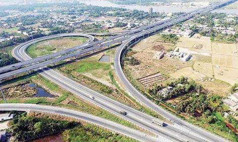 Xây dựng đường cao tốc trên cao nhằm giải quyết những thách thức ở ĐBSCL cần những giải pháp khả thi
