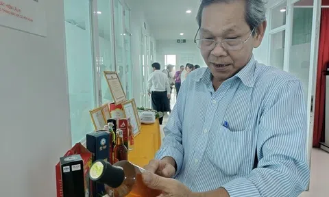 Khi nông dân Xứ Dừa bán hàng trên chợ mạng tạo hiệu quả bất ngờ