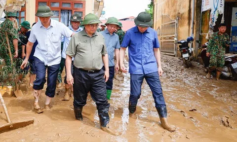 'Khẩn trương khắc phục hậu quả bão lũ, nhanh chóng ổn định đời sống nhân dân'