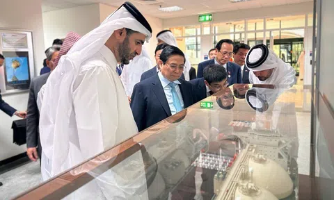 Tham quan cơ sở xuất khẩu khí hóa lỏng lớn nhất thế giới, Thủ tướng gợi mở sự hợp tác chặt chẽ lĩnh vực năng lượng