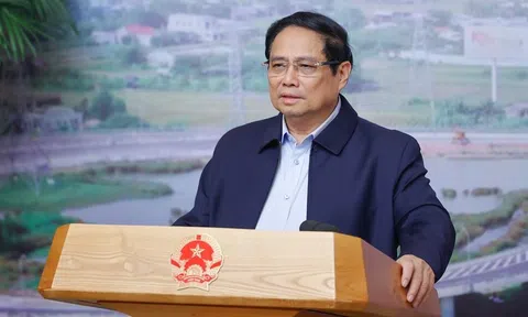 Thủ tướng: Mục tiêu hoàn thành 3.000 km đường bộ cao tốc vào năm 2025 là nhiệm vụ chính trị đặc biệt quan trọng