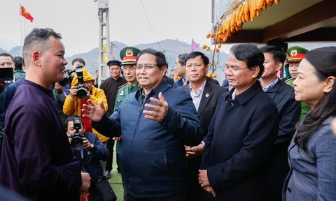 Thủ tướng Phạm Minh Chính: Khu dân cư Làng Nủ, Nậm Tông và Kho Vàng sẽ trở thành những thôn kiểu mẫu, làng hạnh phúc