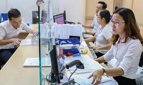 Nhiệm vụ cấp thiết là tinh giản biên chế và phòng chống tham nhũng