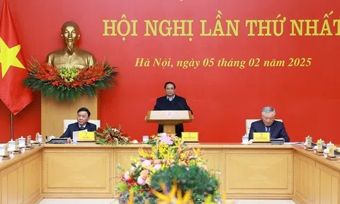 Thủ tướng: Đảng bộ Chính phủ phải bám sát chủ trương đường lối chỉ đạo thực hiện thật tốt chủ đề năm 2025 của Chính phủ