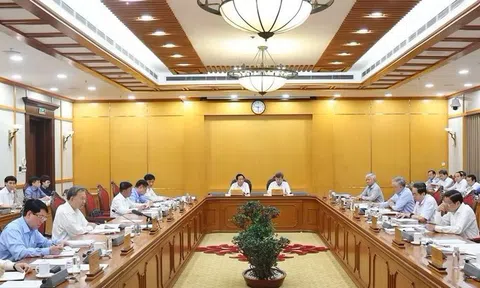 Bộ Chính trị, Ban Bí thư họp triển khai thực hiện sắp xếp tổ chức bộ máy của hệ thống chính trị