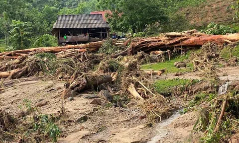 Bản làng biên giới Nghệ An thiệt hại nặng nề sau trận lũ quét trong đêm