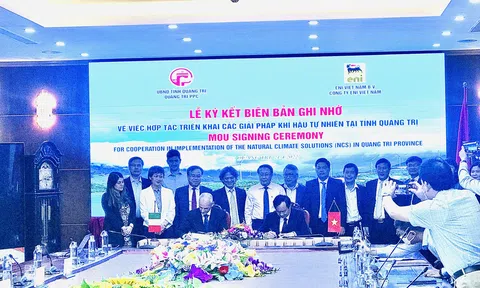 Tỉnh Quảng Trị và Công ty ENI Việt Nam ký biên bản ghi nhớ hợp tác về các giải pháp khí hậu tự nhiên