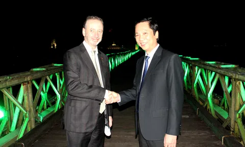 “Xanh hóa” cầu Hiền Lương nhân kỷ niệm thiết lập quan hệ ngoại giao Việt Nam - Ireland