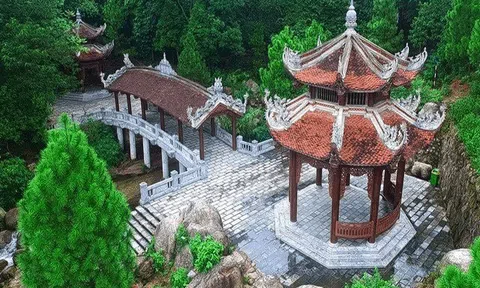 Côn Sơn – Kiếp Bạc:  Khu di tích tuyệt đẹp giữa rừng thông