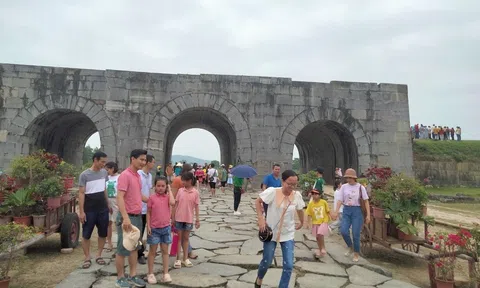 Xây dựng Thanh Hóa thành nơi du lịch trọng điểm của cả nước: Thành Nhà Hồ - giá trị du lịch văn hóa của xứ Thanh