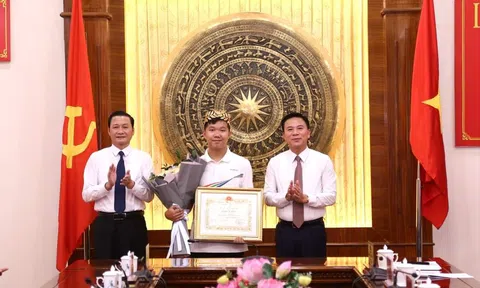 Thanh Hóa trao thưởng cho quán quân Đường lên đỉnh Olympia năm 2023