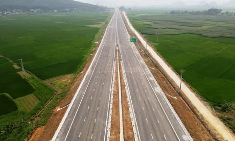 Khen thưởng tập thể và các nhân xuất sắc trong công tác GPMB dự án cao tốc Bắc - Nam