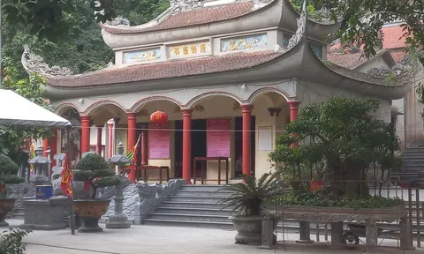 Linh thiêng Đền Rồng – Đền nước xứ Thanh