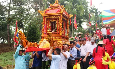 Độc đáo Lễ hội Phủ Vàng năm 2024 tạo sức hút du khách