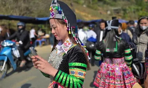 Tia nắng đầu năm tại bản Mùa Xuân