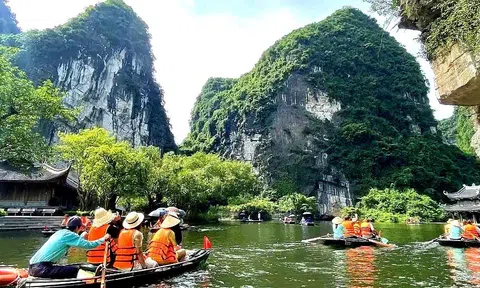 Đa dạng hóa nguồn lực đầu tư - Đòn bẩy phát triển du lịch Ninh Bình