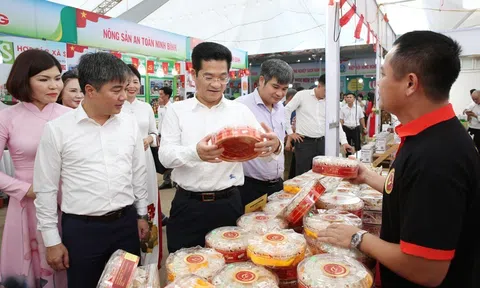 Ninh Bình khai mạc tuần hàng nông sản an toàn và OCOP 2025