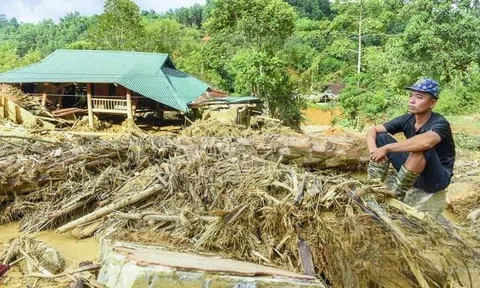 Chưa kịp khắc phụ bão số 5, miền Trung lại còng lưng gánh bão số 6