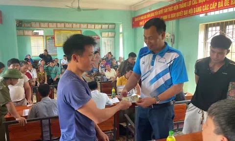 Hàng nghìn người dân Thanh Kỳ, Thanh Hóa vỡ òa niềm vui nhận quà Tết Độc lập