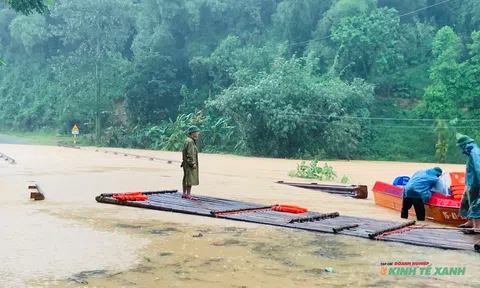 Miền núi Thanh Hóa oằn mình trong sạt lở, cây gãy và ngập lụt khi bão số 10 đổ bộ