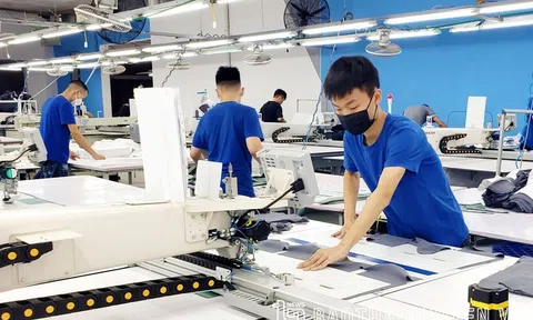 Nhiều doanh nghiệp tăng tốc sản xuất dịp cuối năm