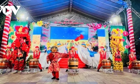 Khai mạc Liên hoan “Ca nhạc, Ca cổ, Tiểu phẩm Xuân” năm 2023 ở Cần Thơ