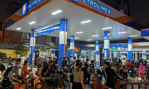 Giá xăng giữ nguyên, giá dầu giảm mạnh từ chiều nay