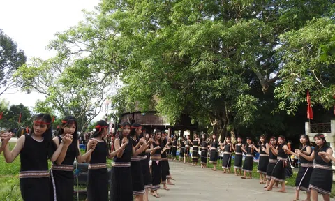 Đến Kon Tum vui Tết ở làng